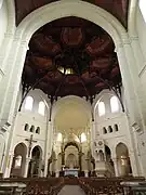 Intérieur avec son plafond en pitchpin.