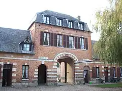 La porterie vue de la cour