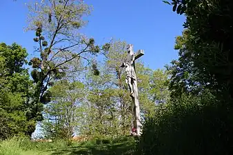 Le calvaire marquant la 14è station.