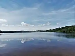 Le lac de Lavaud-Gelade à l'aire de Pelletanges.