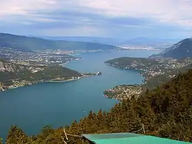 Panorama sur le lac d'Annecy depuis le col de la Forclaz