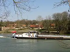 L'Oise au niveau des écuries du Château Prat