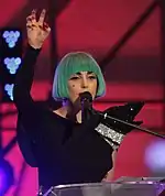 Express Yourself a eu un impact culturel important dans le travail de plusieurs artistes comme Melanie C (gauche), Christina Aguilera (centre) qui rend hommage au clip avec Not Myself Tonight, et Lady Gaga (droite), dont le single Born This Way présente la même structure musicale.