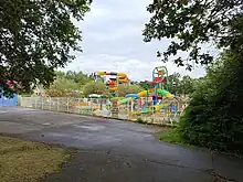Photo de plusieurs manèges aquatiques.