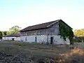 Une des granges de la métairie d'Hourtan (sept.&nbsp;2012).