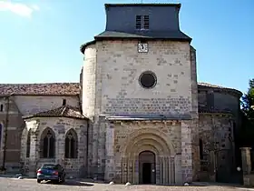 L'église Saint-Vincent, entrée sud (janv. 2012)