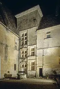 La cour intérieure.