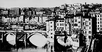 Les trois arches côté Saint-Nizier, photo prise vers 1840.