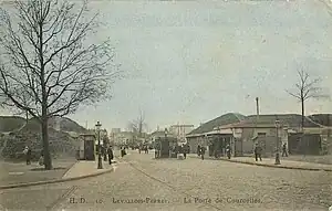 La porte de Courcelles entre 1900 et 1910.