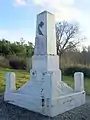 Le monument aux morts à proximité de l'église et de la mairie (fév.&nbsp;2010).