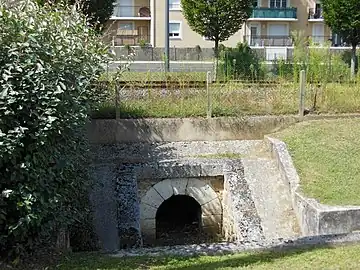 Ligne de Marmande à Mont-de-Marsan marquant la ligne de démarcation de 1940 à 1943. Le tunnel passant en dessous à Mont-de-Marsan est emprunté clandestinement par ceux cherchant à passer en zone libre. En 1972, il est rebaptisé « chemin de l'évasion »