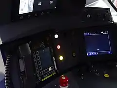 IHM radio (système GSM-R), contrôle des portes et ordinateur de bord d'assistance au dépannage et de contrôle technique du train.