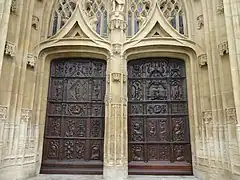 Les deux vantaux du portail nord, XVIe et le trumeau.