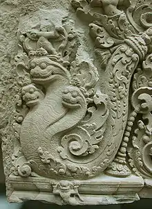 Nāga d'Angkor (Cambodge, fin du IXe&nbsp;siècle).