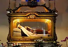 Gisant de la châsse (1920), église du carmel de Lisieux.