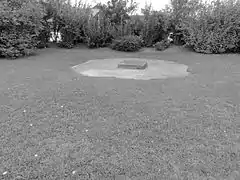 Le puits no&nbsp;15 dans son environnement.