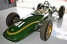 Une Formule 1 Lotus 21 en démonstration en 2011 à Silverstone