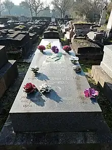 Tombe d'Eve Francis au cimetière de Bagneux