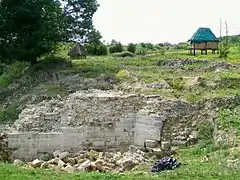 Fouilles du château d'Orville, du Moyen Âge, détruit en 1438 ; chemin d'Orville.