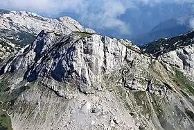 Vue du versant nord du Lučki Dedec, depuis Škarje.