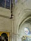 Nef, 1re&nbsp;travée, supports au revers de la façade.