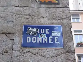 Voir la plaque.