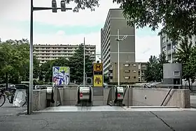 Bouche de la station.