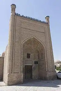 Portail est du XXe&nbsp;siècle.