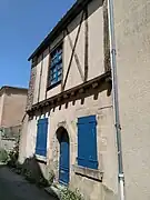 Façade donnant sur la Grande Rue.