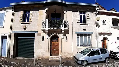 Maison Art déco au n°14.