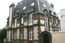 De style Art nouveau, la maison Crosnier est typiquement polylithique.