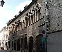 La façade du n° 22 le n° 20, détruit, était à droite.