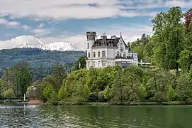 Le Schloss Reifnitz&nbsp;(de) (ou « Klein Miramar », une construction de 1898 à Maria Wörth. Photo mai 2019.