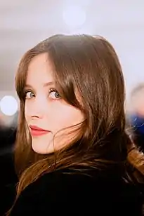 Marilyn Lima(capitaine Pauline Layrac).