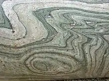 Fût d'une colonne en cipollino.