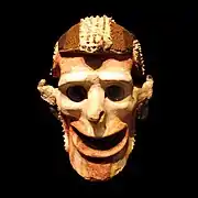 Crâne surmodelé mandak, Papouasie-Nouvelle-Guinée (musée d'ethnographie de Genève), XIXe siècle.