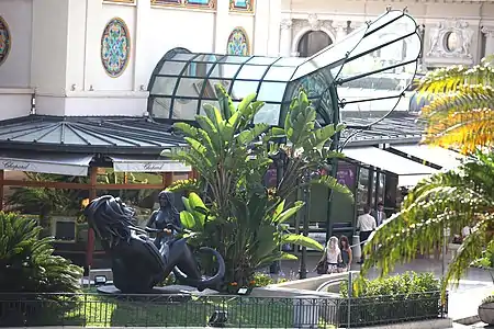 Hymne à la vie (2010), bronze, localisation inconnue.