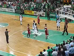 Jeter aux lancers-francs durant le match 4