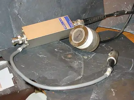 Transducteur à ultrasons en PZT de 32&nbsp;mm.