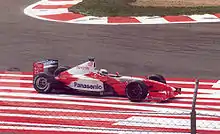 Photo de la Toyota TF102 d'Allan McNish au GP de France 2002