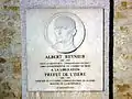 Médaillon-mémorial à Albert Reynier, rue Jules Horowitch sur le polygone scientifique de Grenoble
