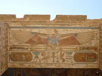 Le nom de Ramsès&nbsp;III sous la protection de Nekhbet - plafond de Médinet Habou - XXe dynastie.
