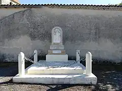 Le monument aux morts.