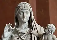 Messaline portant Britannicus enfant. 25/50 EC. Statue intensément restaurée au XVIIIe&nbsp;siècle. Louvre