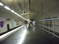 La station de la ligne 10.