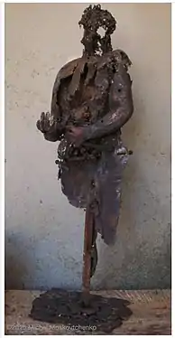 La migrante, bronze déchiqueté, Ht.110&nbsp;cm, 2015