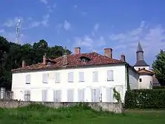Maison noble du XVIe&nbsp;siècle, la plus ancienne de Mimizan, ayant certainement servi à loger les moines du prieuré bénédictin.
