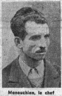 Portrait en noir et blanc d'un homme moustachu.