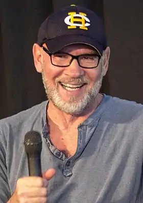 Mitch Pileggi interprète Eddie Ross.