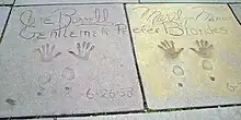 Les empreintes de J. Russell et M. Monroe au Grauman's Chinese Theatre (2011).